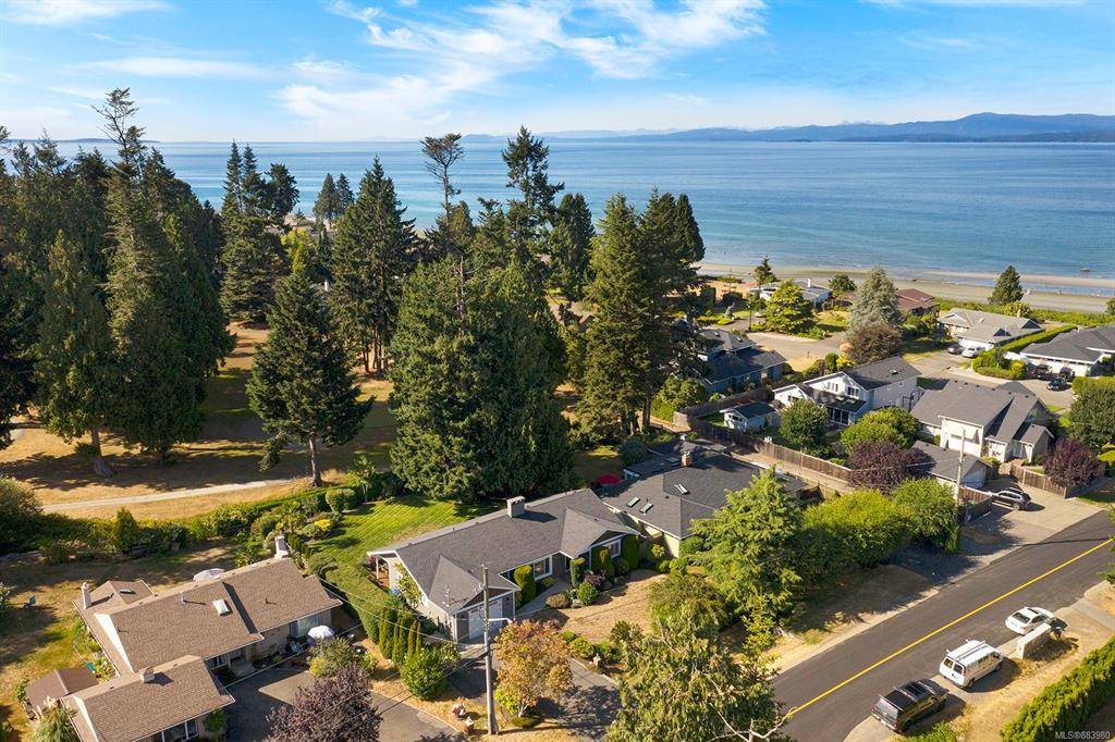 Qualicum Beach, BC V9K 1E8,464 Eaglecrest Dr