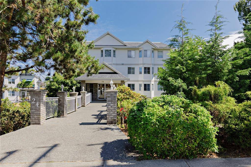 Nanaimo, BC V9R 2M4,24 Prideaux St #404