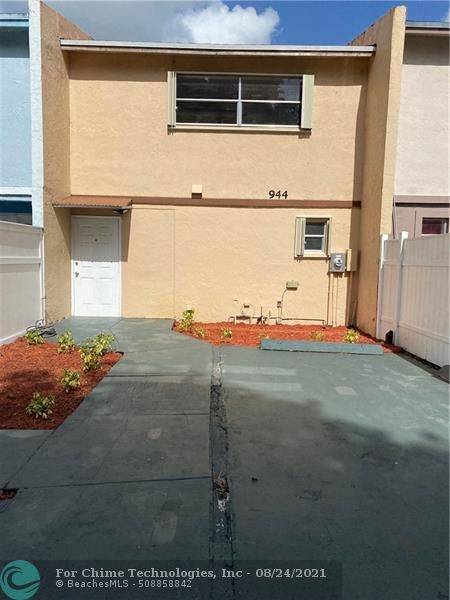 North Lauderdale, FL 33068,944 SW 74 Ave
