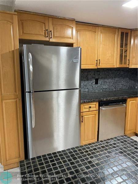 North Lauderdale, FL 33068,944 SW 74 Ave