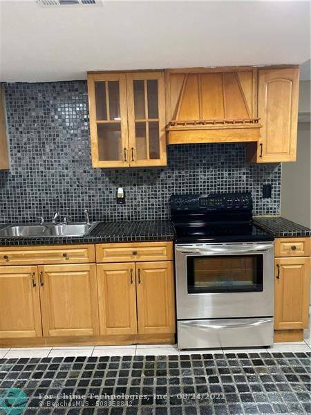 North Lauderdale, FL 33068,944 SW 74 Ave