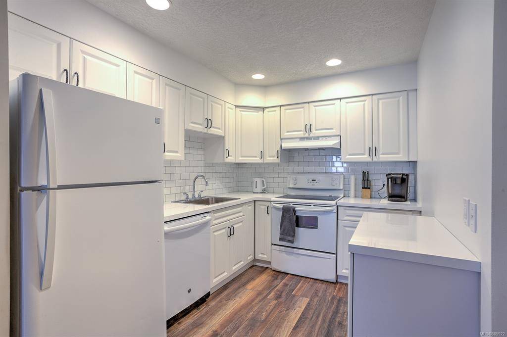 Duncan, BC V9L 2T2,300 Bundock Ave #203