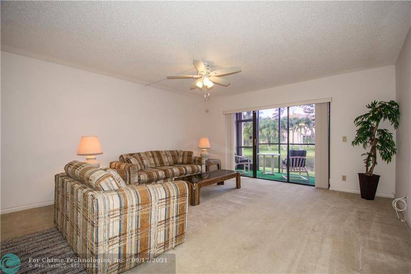 Weston, FL 33326,358 Lakeview Dr  #103