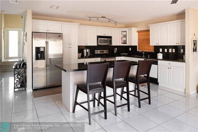 Miami, FL 33165,10372 SW 23 St