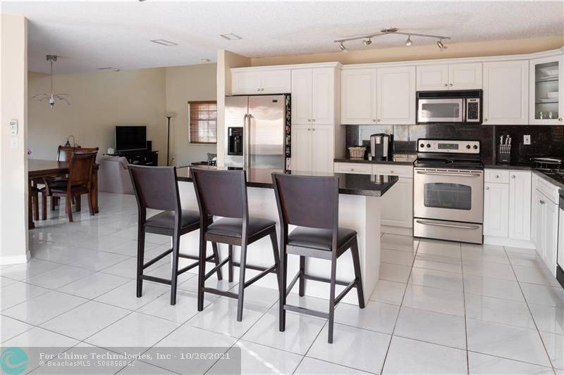 Miami, FL 33165,10372 SW 23 St