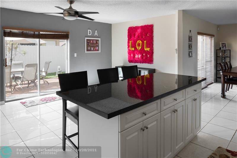 Miami, FL 33165,10372 SW 23 St