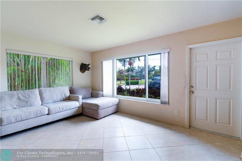 Lauderdale By The Sea, FL 33308,4524 Seagrape Dr