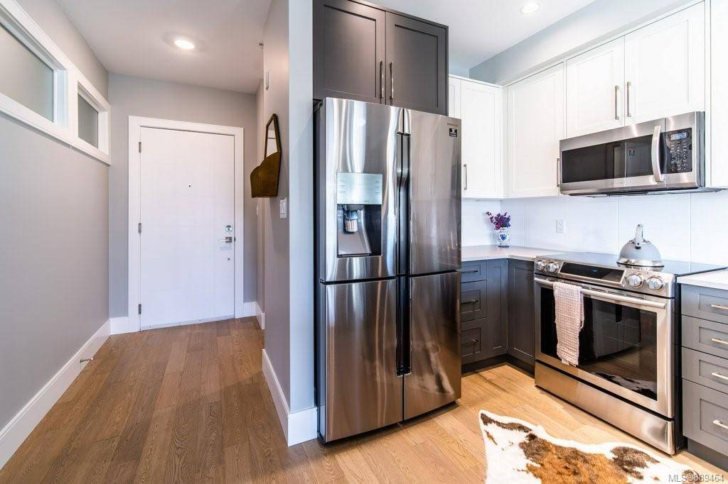 Sidney, BC V8L 1W3,2526 Bevan Ave #305
