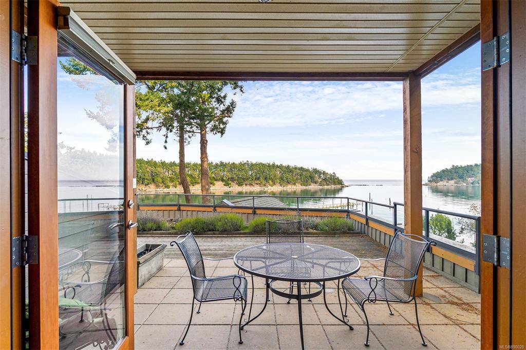 Mayne Island, BC V0N 2J1,494 Arbutus Dr #114D