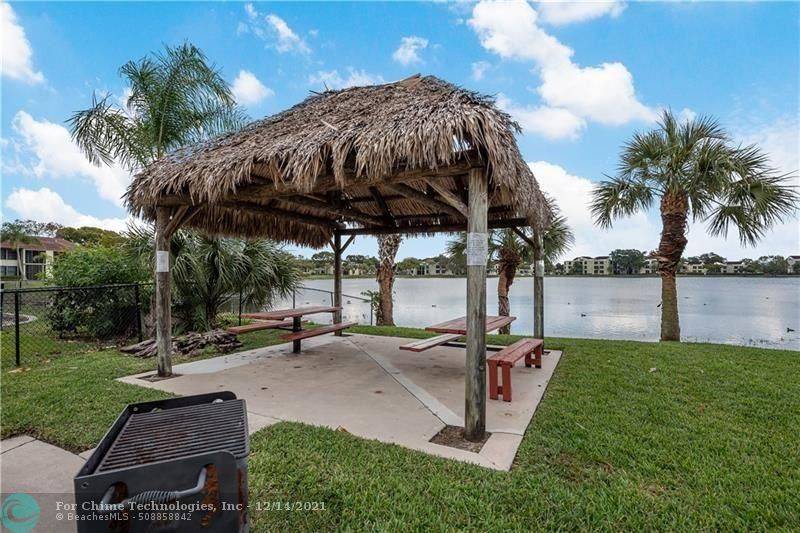 Oakland Park, FL 33309,212 Lake Pointe Dr  #212