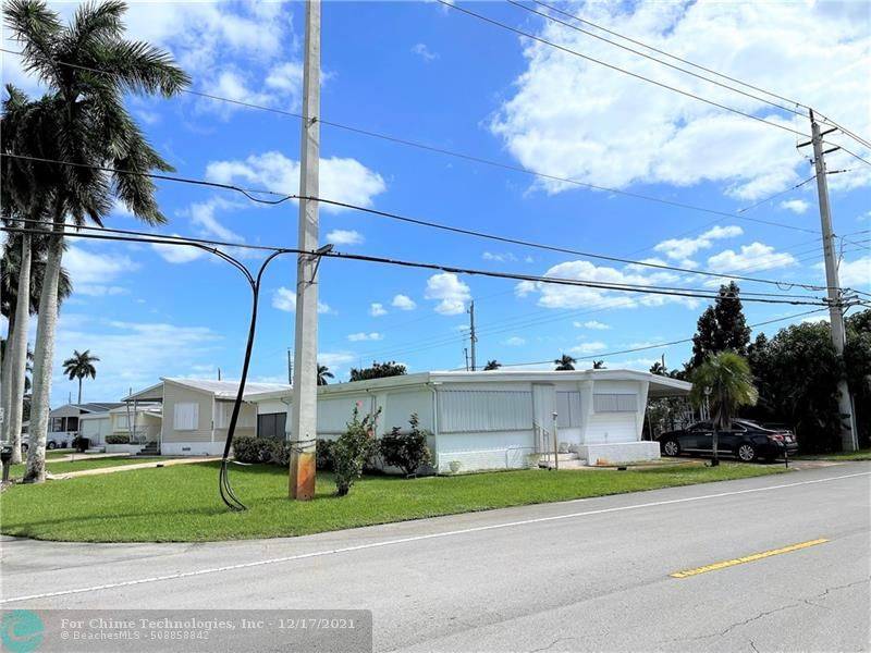 Davie, FL 33324,8590 SW 18th St