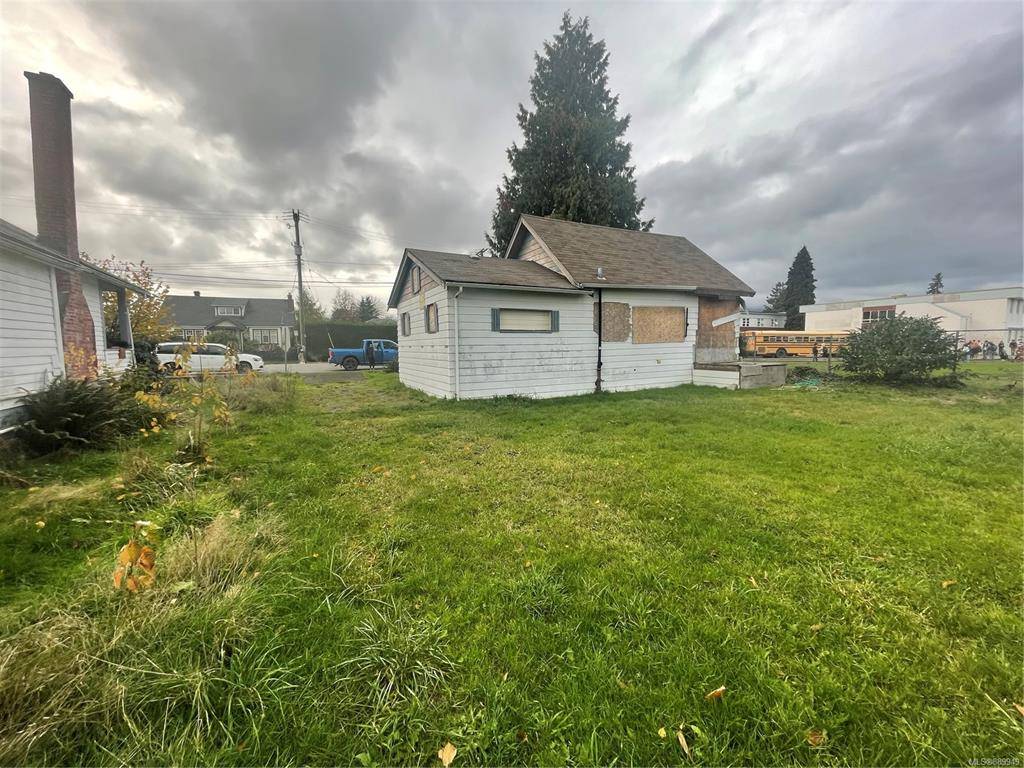Duncan, BC V9L 3T2,490 Festubert St