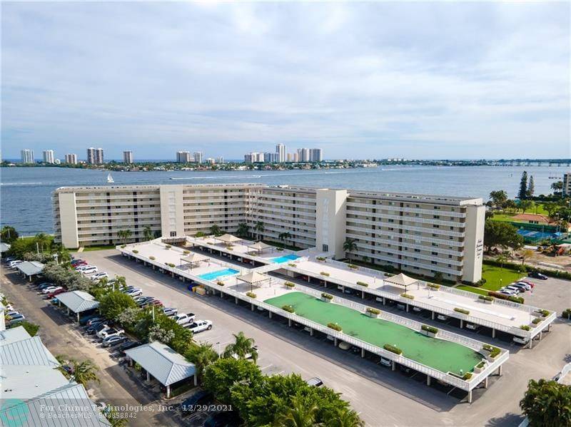 Lake Park, FL 33403,801 Lake Shore Dr  #307