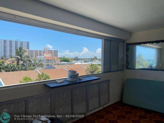 Hollywood, FL 33019,320 S Surf Rd  #401