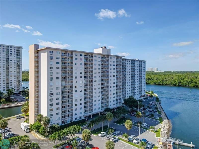 Sunny Isles Beach, FL 33160,400 Kings Point Dr  #1525