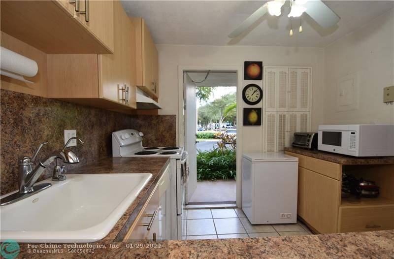 Hollywood, FL 33021,4650 Washington St #101