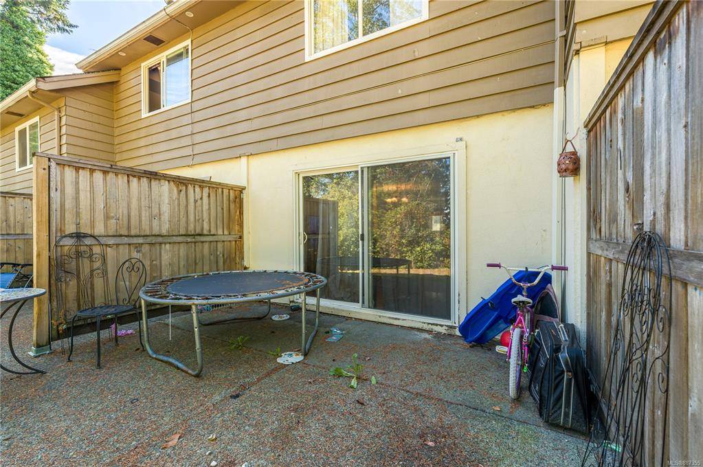 Nanaimo, BC V9S 3N8,2554 Highland Blvd