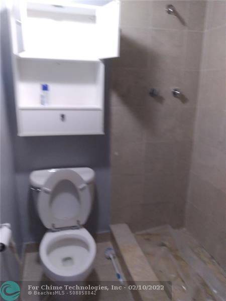 North Miami, FL 33162,2025 NE 164th St  #917