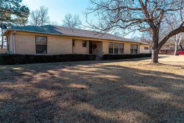 Bonham, TX 75418,113 W Russell Avenue