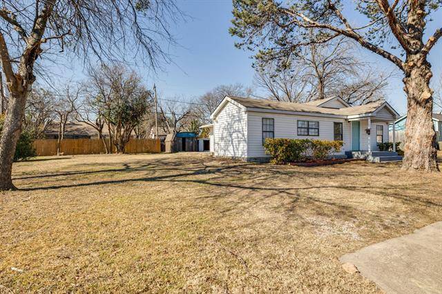 White Settlement, TX 76108,225 East Place