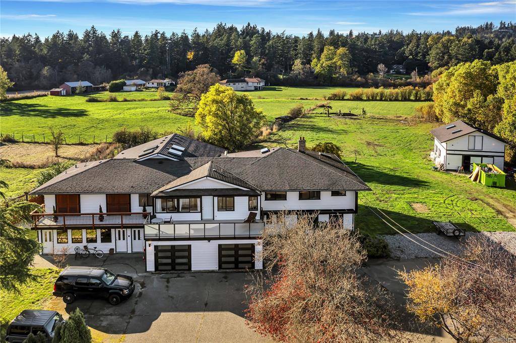 Saanich, BC V8X 4R1,4570 Blenkinsop Rd