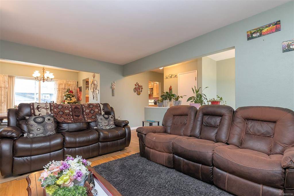 Saanich, BC V8Z 4Z2,4265 Springridge Cres