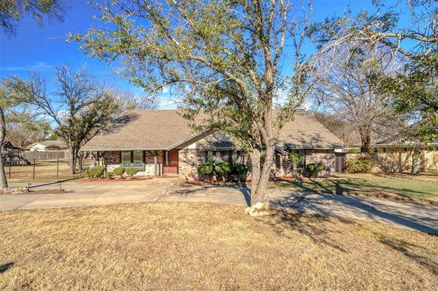 Brownwood, TX 76801,811 Quail Run