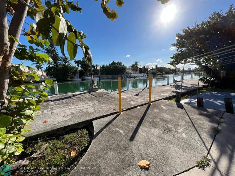 Miami Beach, FL 33141,110 S Shore Dr  #3E