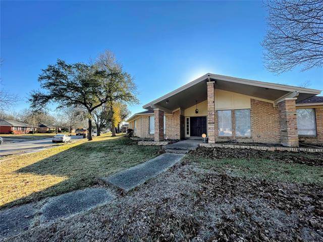 Kaufman, TX 75142,900 Crestview Drive