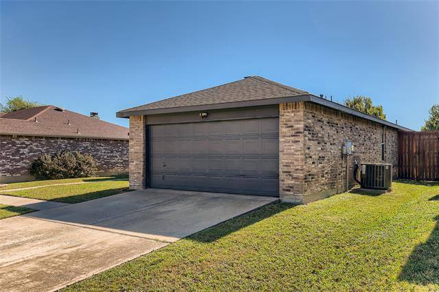 Burleson, TX 76028,128 Queen Annes Drive