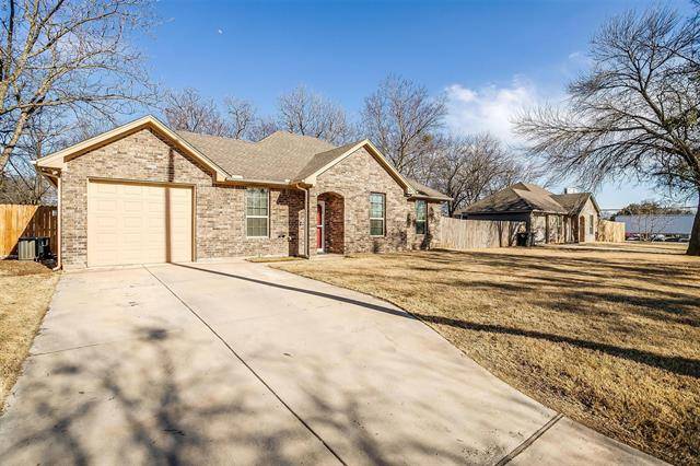 Cleburne, TX 76033,204 Gatrix Avenue