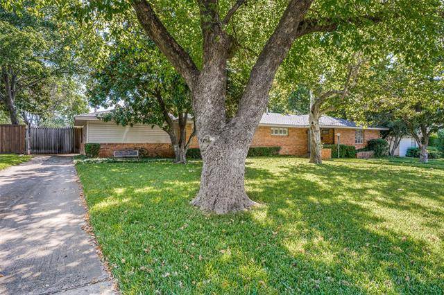 Dallas, TX 75229,10916 Cinderella Lane