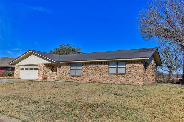 Lindsay, TX 76250,511 Henry Street