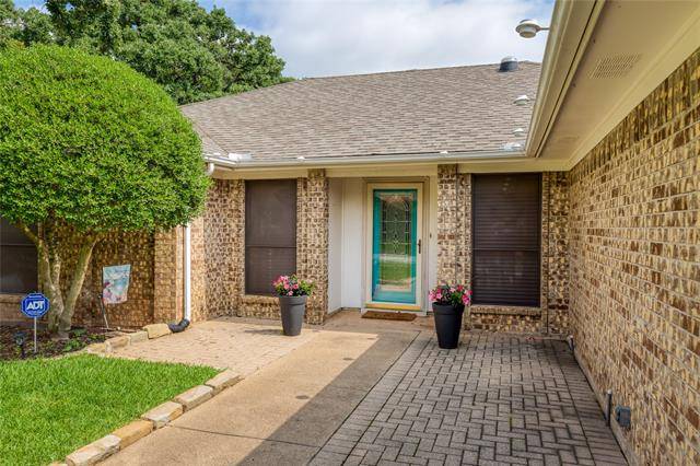 Euless, TX 76039,906 Forest Trail Court