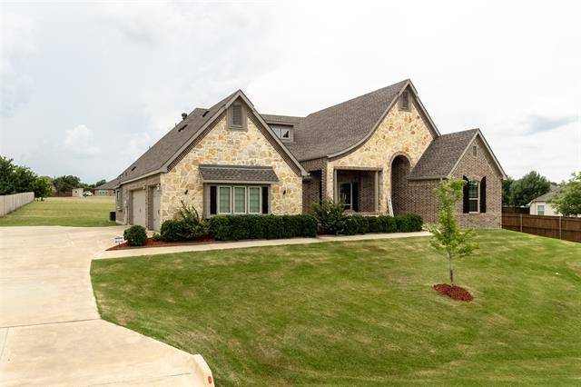 Hudson Oaks, TX 76087,702 Red Stone Lane