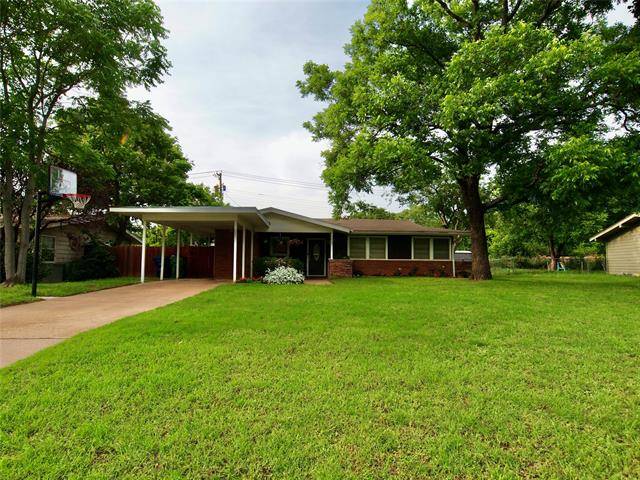 Graham, TX 76450,1423 N Rolling Hills Drive