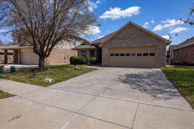 Azle, TX 76020,113 Bridlewood Street