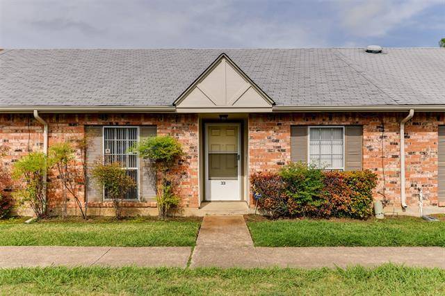 Grand Prairie, TX 75052,33 W Townhouse Lane #20