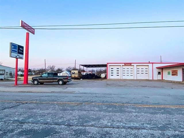 Haskell, TX 79521,206 S Avenue E