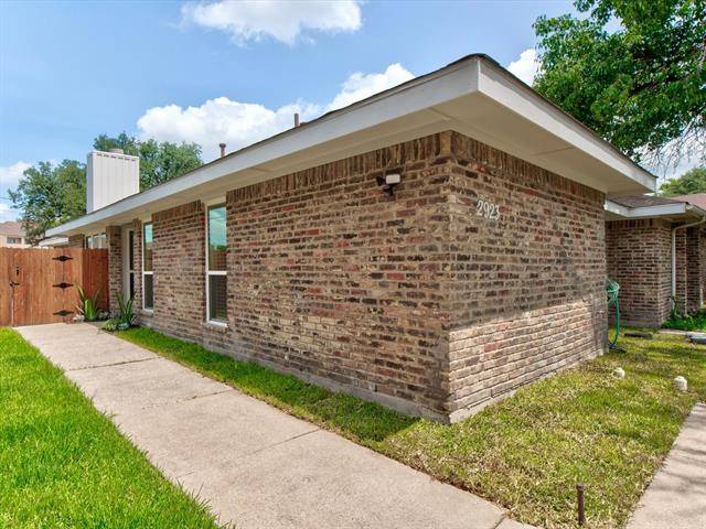 Dallas, TX 75229,2923 Allister Street