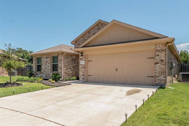 Azle, TX 76020,1101 Autumnwood Drive