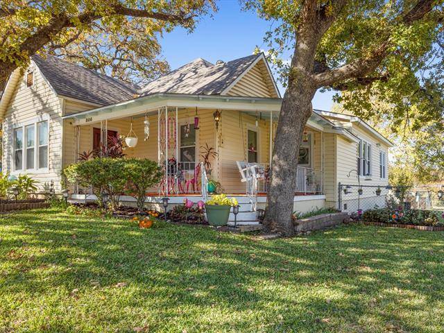 Weatherford, TX 76086,806 W Ball Street