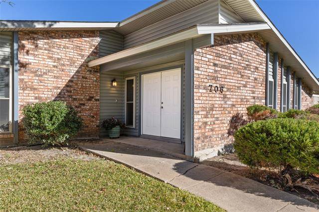 Grand Prairie, TX 75052,706 Greenhill Lane