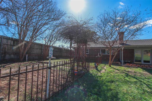 Hurst, TX 76053,1316 Brookside Drive