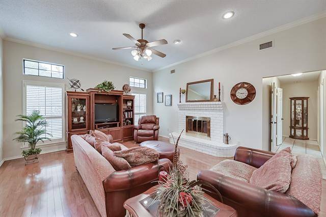 Dalworthington Gardens, TX 76016,2806 Oak Trail Court