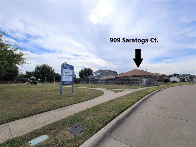 Saginaw, TX 76131,909 Saratoga Court