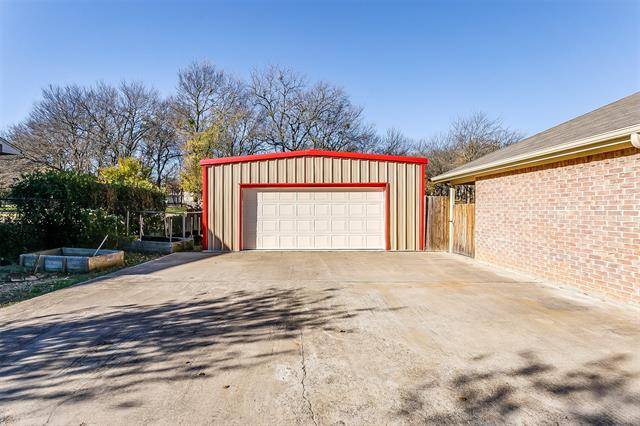 Burleson, TX 76028,325 Plantation Drive E