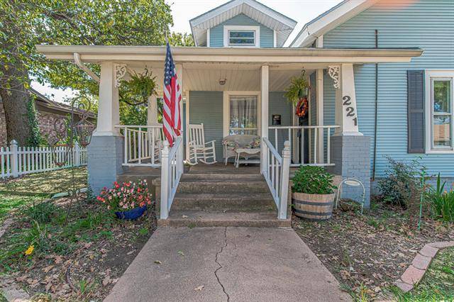 Granbury, TX 76048,221 W Pearl Street