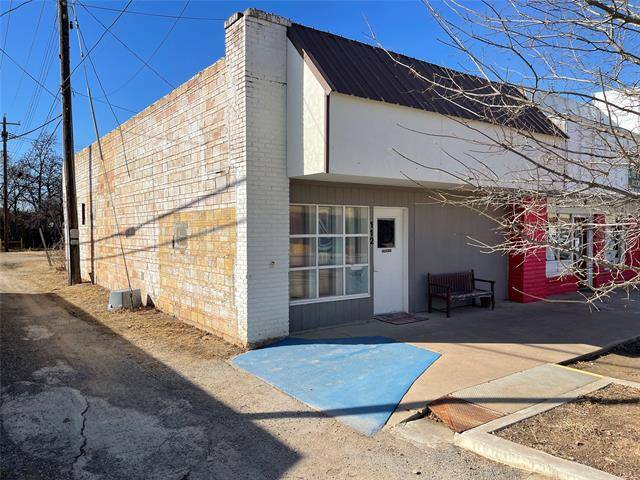 Clyde, TX 79510,112 Oak Street