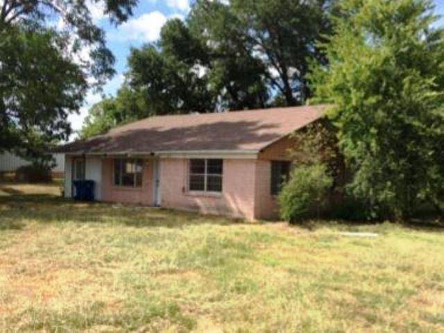 Edgewood, TX 75117,305 E Pine Street